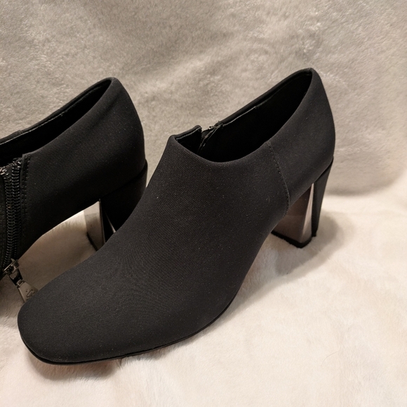 Donald J. Pliner Leather And Nylon Booties 8.5 Black - Picture 3 of 11